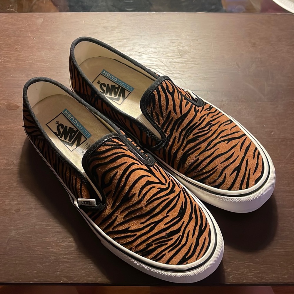 Women’s VANS ultracush slip-ons